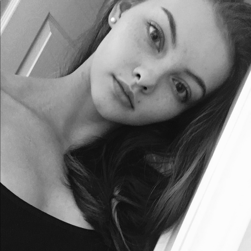 Meet your Posher, Alexis